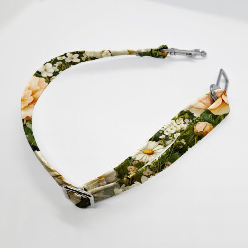 zapiecie pasa jasne kwiaty na ziel