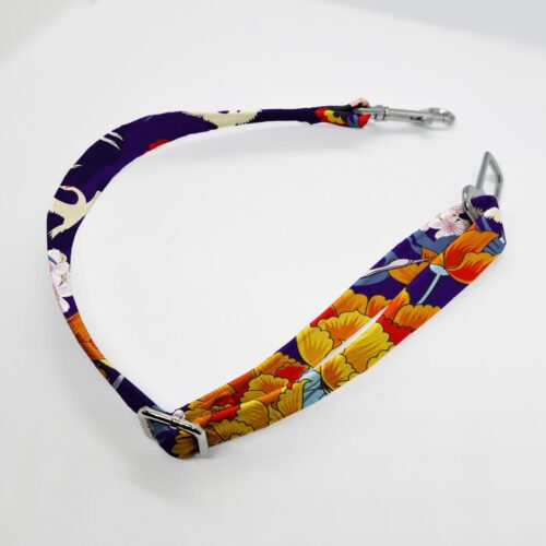 zapiecie pasa zurawie w kwiatach